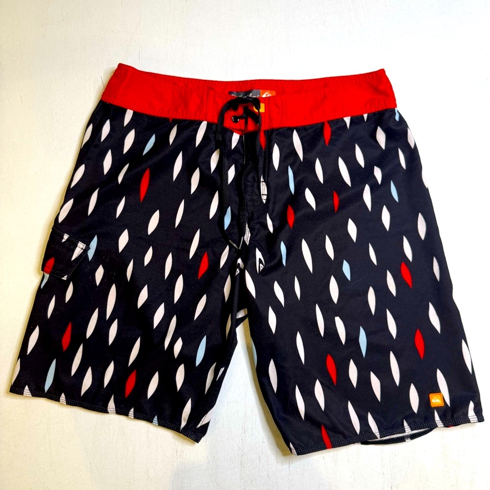 Quiksilver Board shorts size 34, with pattern